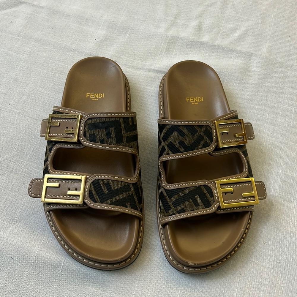 FENDI flat sandals